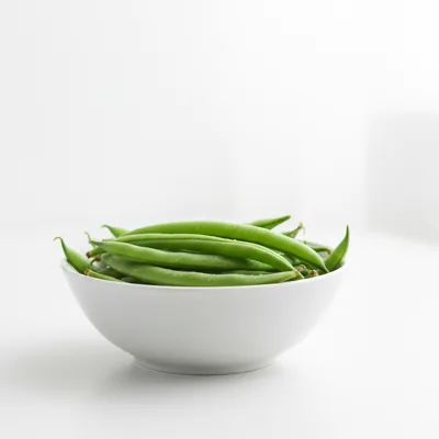 Fresh green beans in a bowl