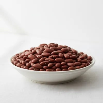 Dry kidney beans in a bowl